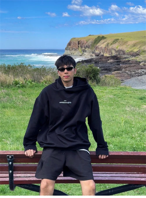 Maison Margiela 메종마르지엘라 MM6 업사이드 다운 자수 로고 후디 2컬러 레플리카 22번 이미지 - 의류 | 세미샵 레플리카 사이트