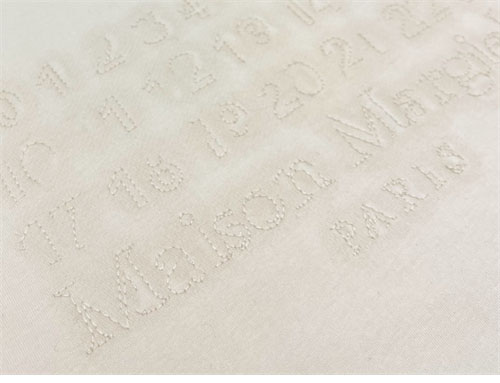 Maison Margiela 메종마르지엘라 MM6 Logo 자수 반팔 티셔츠 레플리카 17번 이미지 - 의류 | 세미샵 레플리카 사이트