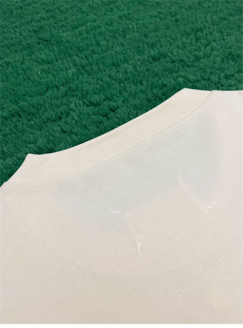 Maison Margiela 메종마르지엘라 MM6 Logo 자수 반팔 티셔츠 레플리카 18번 이미지 - 의류 | 세미샵 레플리카 사이트