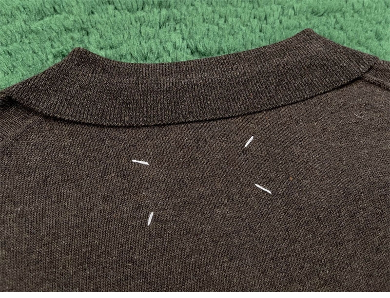 Maison Margiela 메종 마르지엘라 엘보우 패치 울 폴로 셔츠 레플리카 11번 이미지 - 의류 | 세미샵 레플리카 사이트