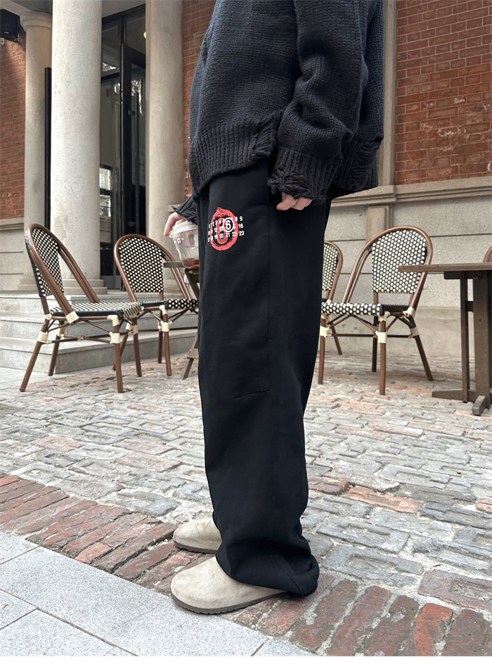 Maison Margiela 메종 마르지엘라 이어 오브 더 스네이크 스웨트팬츠 레플리카 2번 이미지 - 의류 | 세미샵 레플리카 사이트