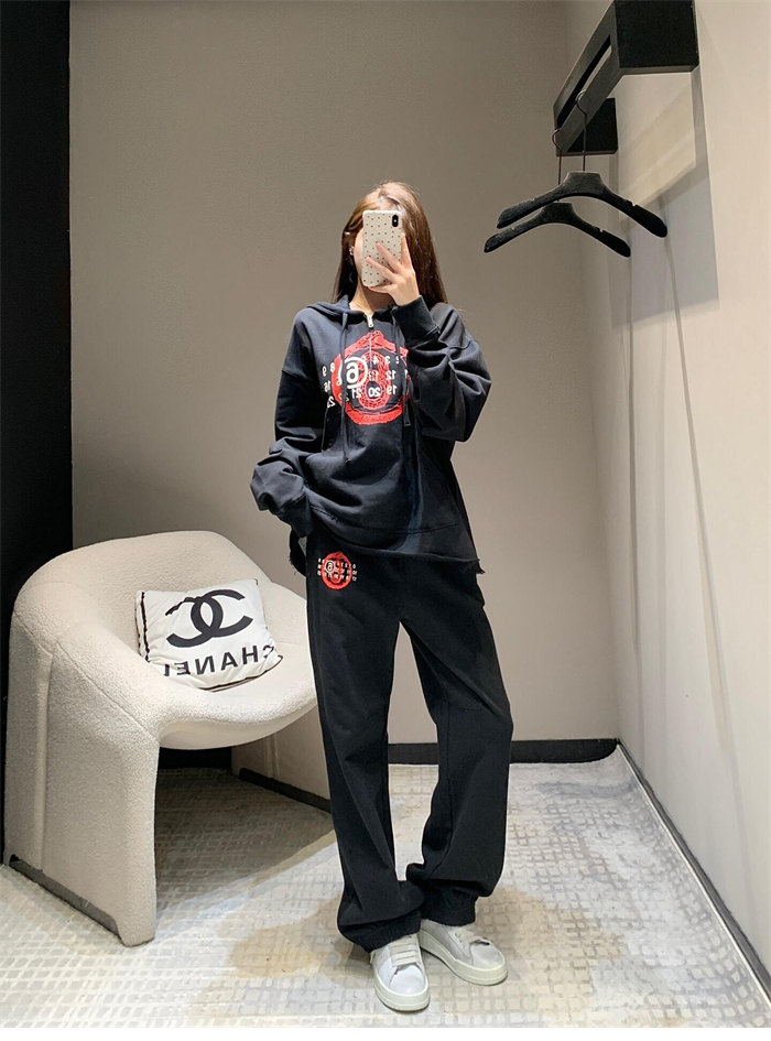 Maison Margiela 메종 마르지엘라 이어 오브 더 스네이크 스웨트팬츠 레플리카 3번 이미지 - 의류 | 세미샵 레플리카 사이트