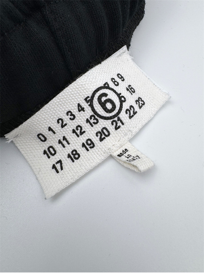 Maison Margiela 메종 마르지엘라 이어 오브 더 스네이크 스웨트팬츠 레플리카 14번 이미지 - 의류 | 세미샵 레플리카 사이트