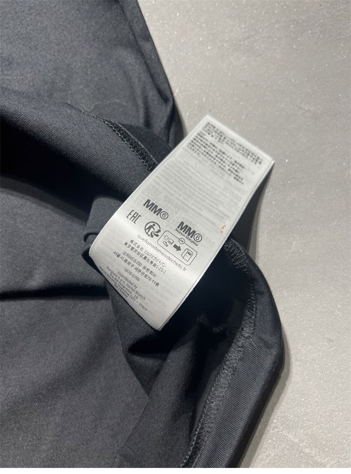 Maison Margiela 메종 마르지엘라 MM6 로고 반팔 티셔츠 레플리카 14번 이미지 - 의류 | 세미샵 레플리카 사이트