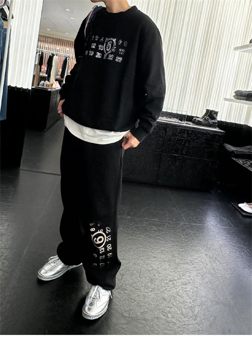 Maison Margiela 메종 마르지엘라 MM6 로고 크루넥 스웨트셔츠 맨투맨 레플리카 23번 이미지 - 의류 | 세미샵 레플리카 사이트