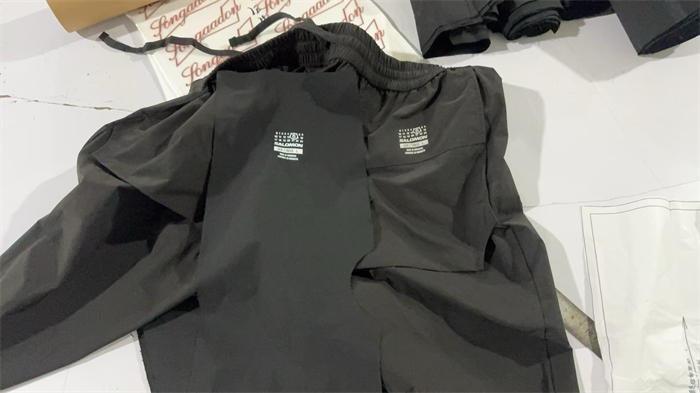 Maison Margiela 메종 마르지엘라 x 살로몬 버뮤다 숏 팬츠 레플리카 6번 이미지 - 의류 | 세미샵 레플리카 사이트