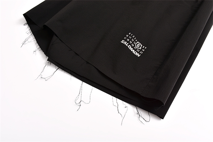 Maison Margiela 메종 마르지엘라 x 살로몬 버뮤다 숏 팬츠 레플리카 12번 이미지 - 의류 | 세미샵 레플리카 사이트