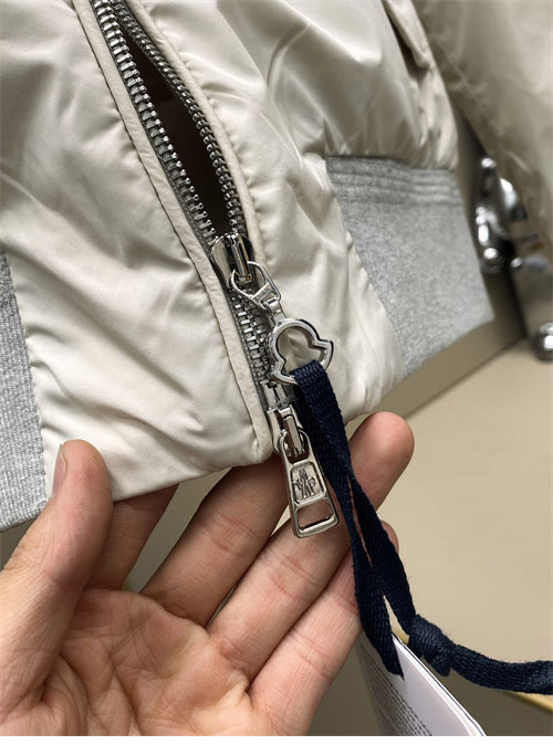 Moncler 몽클레어 라라몬 Laramon 숏 다운 자켓 레플리카 27번 이미지 - 의류 | 세미샵 레플리카 사이트