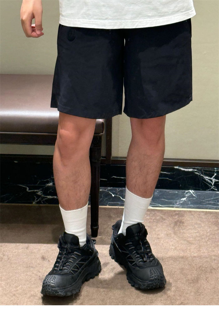 Moncler 몽클레어 로고 패치 바이스트레치 나일론 숏 팬츠 레플리카 3번 이미지 - 의류 | 세미샵 레플리카 사이트