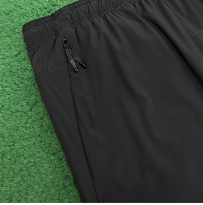 Moncler 몽클레어 로고 패치 바이스트레치 나일론 숏 팬츠 레플리카 11번 이미지 - 의류 | 세미샵 레플리카 사이트