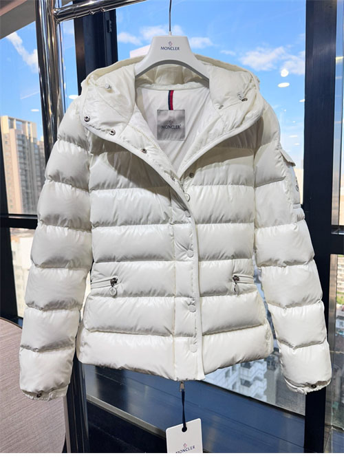 Moncler 몽클레어 바란테 Barante 여성 숏 다운 패딩 자켓 레플리카 14번 이미지 - 의류 | 세미샵 레플리카 사이트