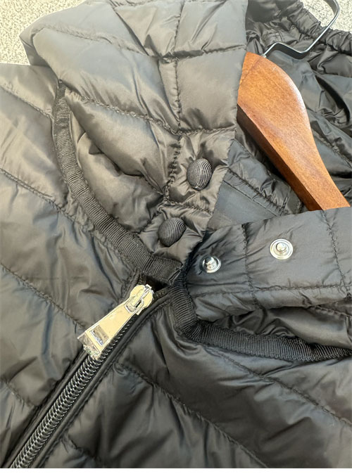 Moncler 몽클레어 바벨 Barbel 여성용 경량 롱패딩 레플리카 3번 이미지 - 의류 | 세미샵 레플리카 사이트