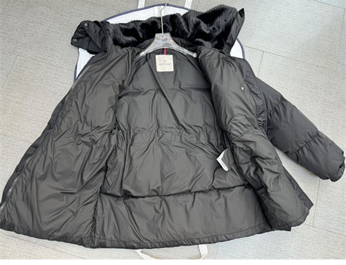 Moncler 몽클레어 브루노 Bruneaux 벨티드 패딩 다운 코트 레플리카 14번 이미지 - 의류 | 세미샵 레플리카 사이트