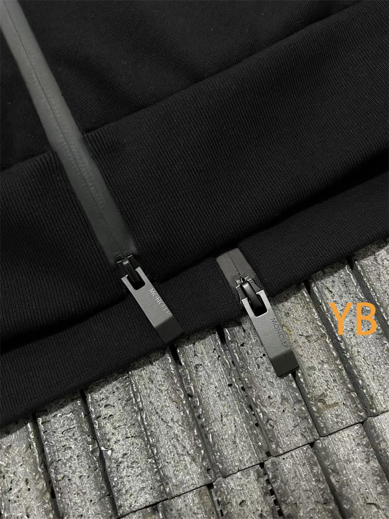 Moncler 몽클레어 블랙 와펜 아플리케 집업 자켓 레플리카 21번 이미지 - 의류 | 세미샵 레플리카 사이트