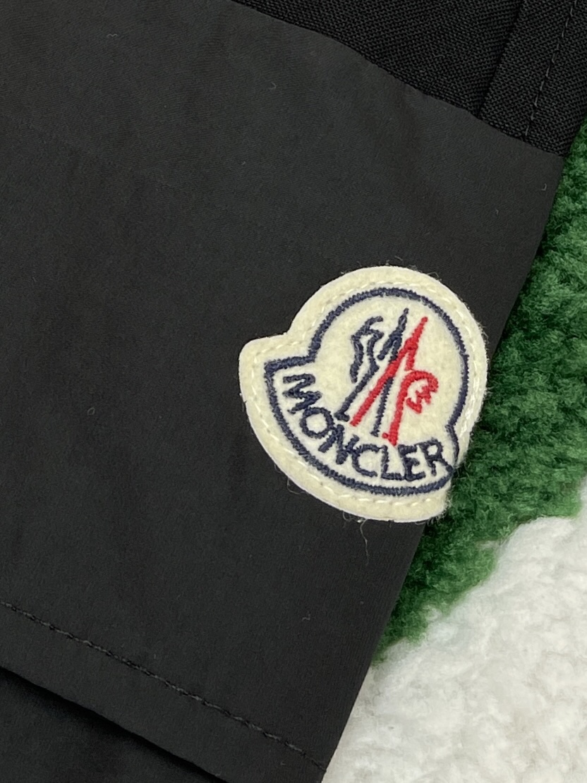 Moncler 몽클레어 서프웩 블랙 카고 쇼츠 레플리카 12번 이미지 - 의류 | 세미샵 레플리카 사이트