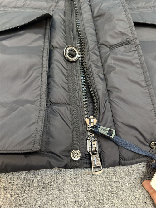 Moncler 몽클레어 쉐브르즈 Chevreuse 숏 다운 패딩 레플리카 15번 이미지 - 의류 | 세미샵 레플리카 사이트