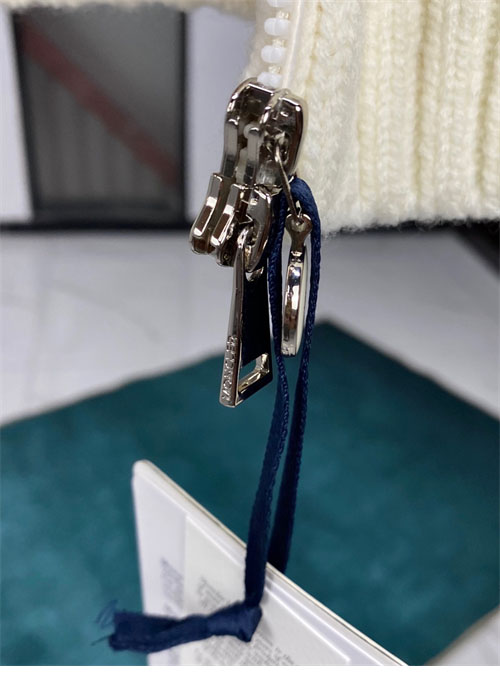 Moncler 몽클레어 여성용 니트 숏 패딩 레플리카 9번 이미지 - 의류 | 세미샵 레플리카 사이트