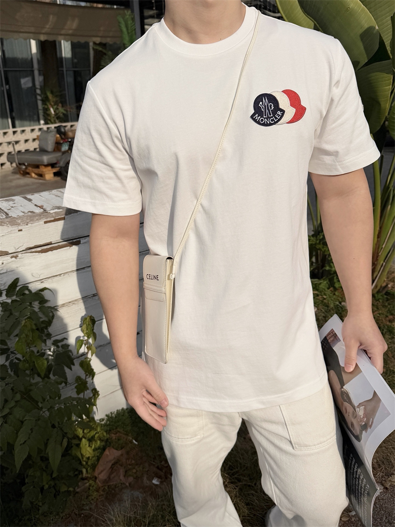 몽클레어 몽클레어 자수 트라이컬러 로고 반팔 티셔츠 레플리카 1번 이미지 - 의류 | 세미샵 레플리카 사이트