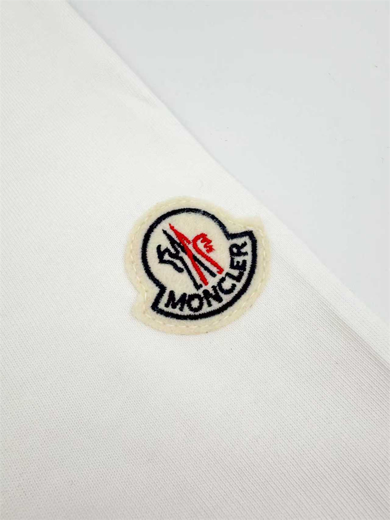 몽클레어 몽클레어 자수 트라이컬러 로고 반팔 티셔츠 레플리카 13번 이미지 - 의류 | 세미샵 레플리카 사이트