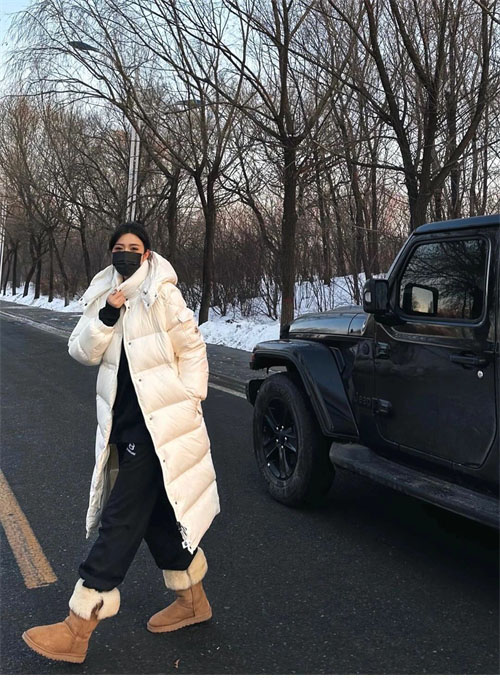 Moncler 몽클레어 카베타즈 Cavettaz 롱 다운 패딩 레플리카 27번 이미지 - 의류 | 세미샵 레플리카 사이트