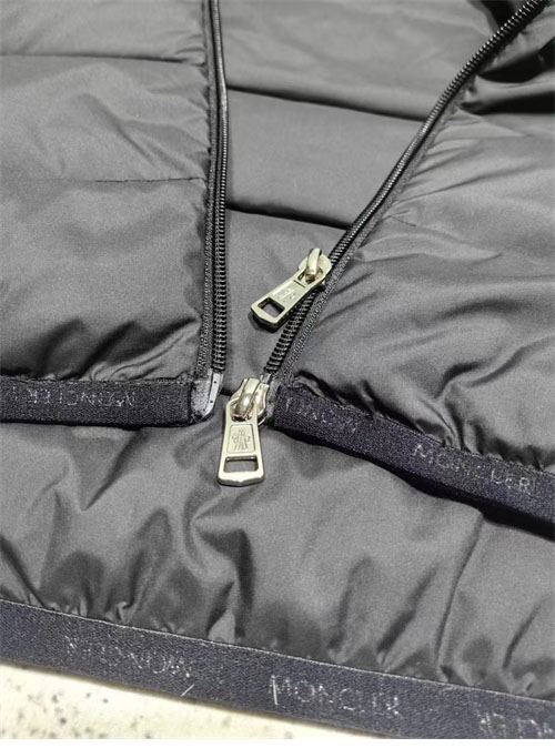 Moncler 몽클레어 콘트린 Contrin 다운 패딩 베스트 레플리카 14번 이미지 - 의류 | 세미샵 레플리카 사이트