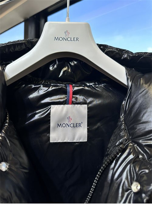 Moncler 몽클레어 키아블라세 Chiablese 후드 숏 다운 패딩 자켓 레플리카 11번 이미지 - 의류 | 세미샵 레플리카 사이트