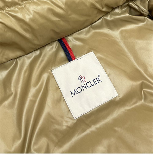 Moncler 몽클레어 파라나 숏 패딩 레플리카 4번 이미지 - 의류 | 세미샵 레플리카 사이트