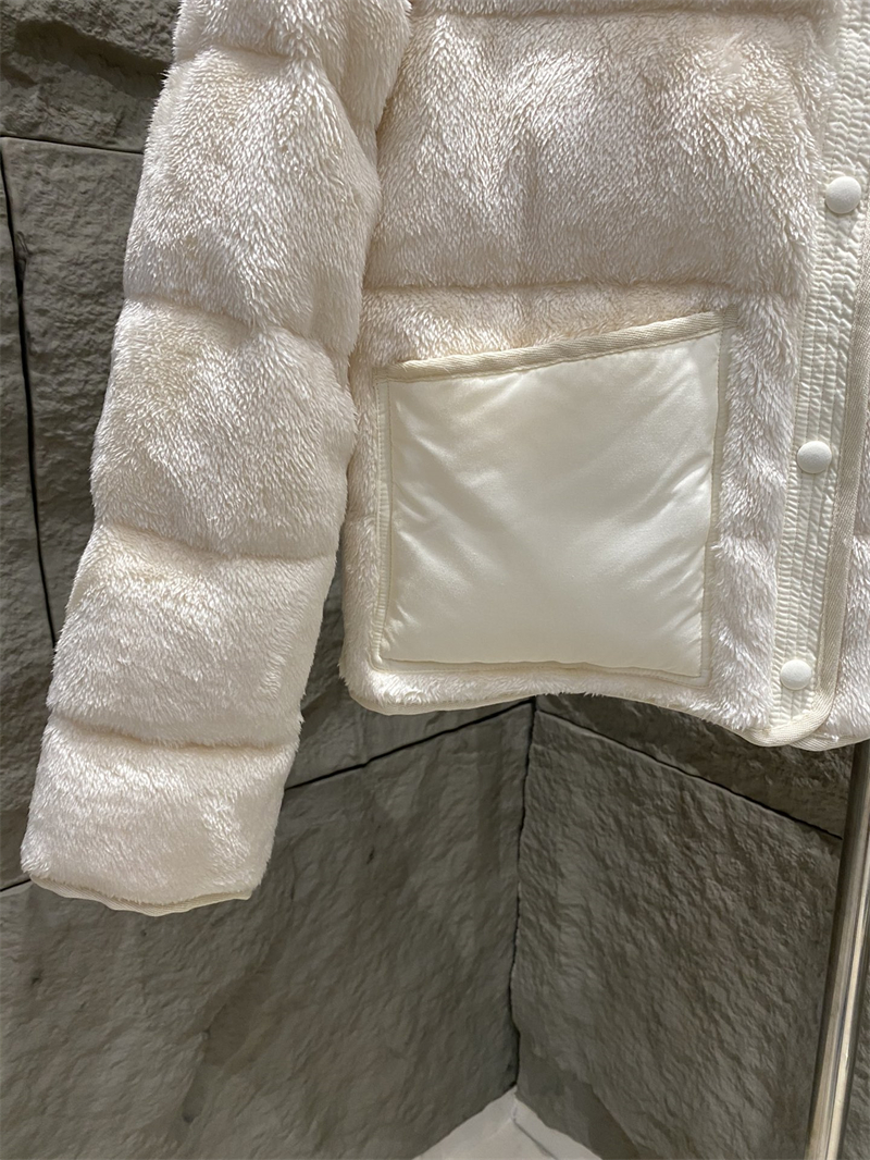 Moncler 몽클레어 플로이라크 테디 숏 다운 자켓 레플리카 13번 이미지 - 의류 | 세미샵 레플리카 사이트