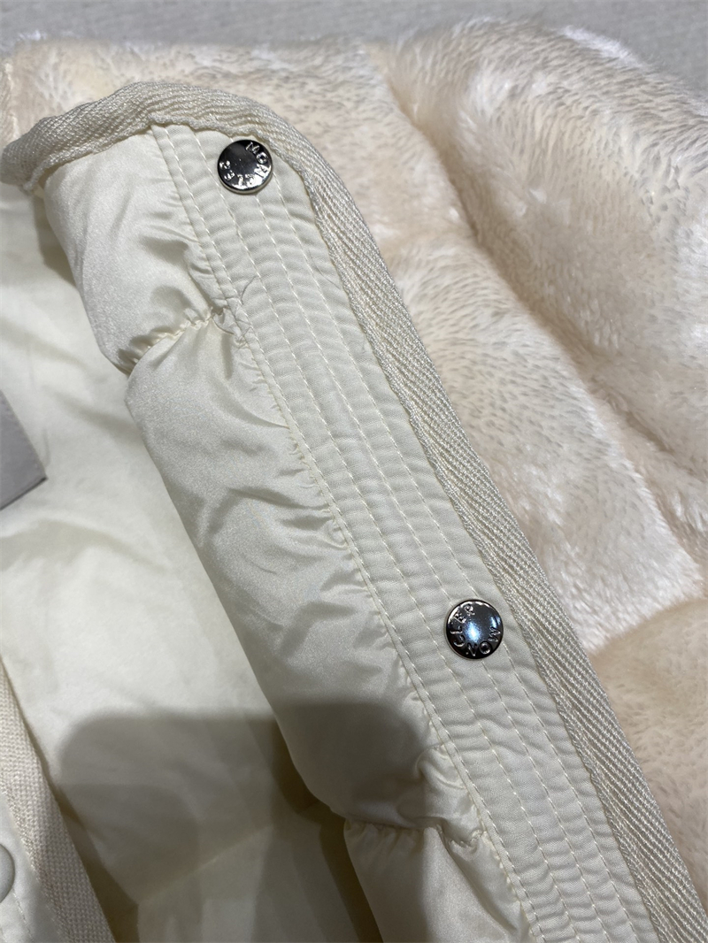 Moncler 몽클레어 플로이라크 테디 숏 다운 자켓 레플리카 18번 이미지 - 의류 | 세미샵 레플리카 사이트