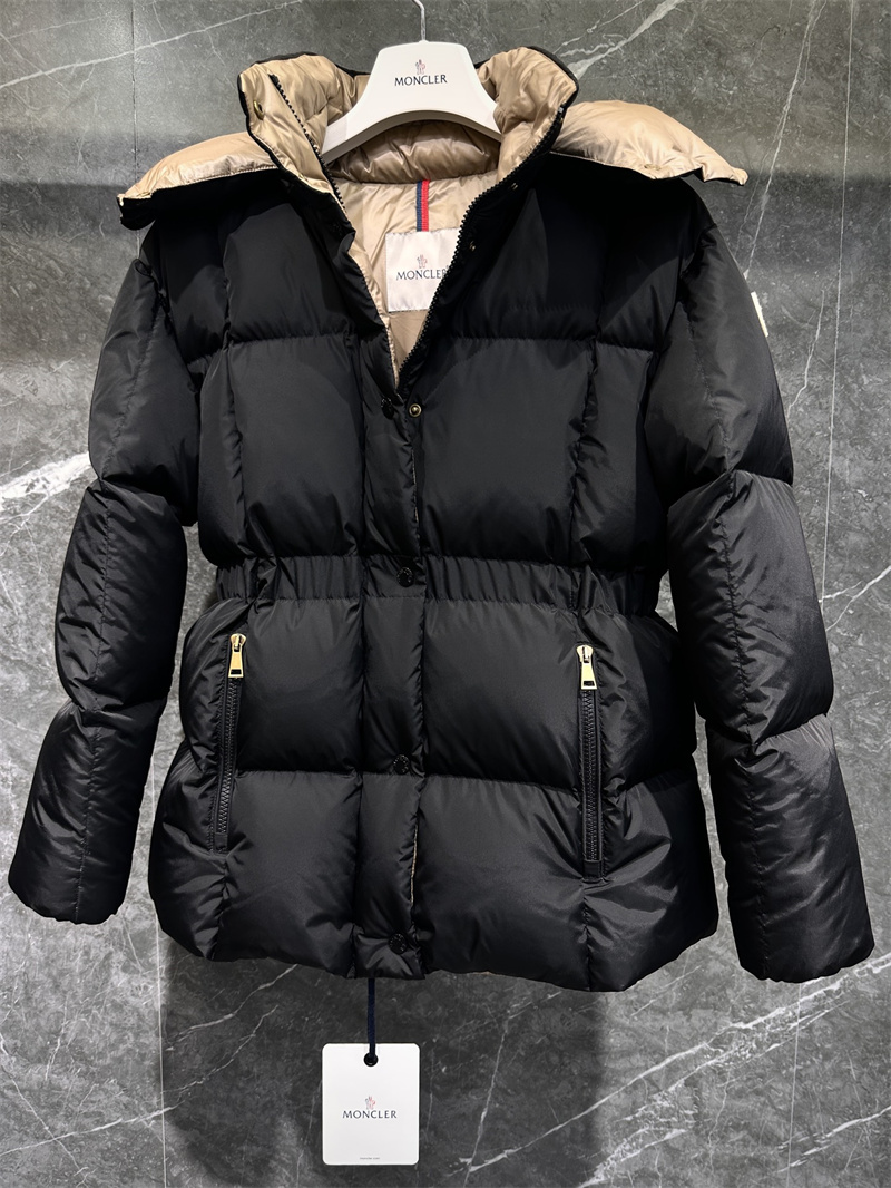 Moncler 몽클레어 Agneux 아그녹스 스퀘어 퀼팅 후드 숏 다운 패딩 자켓 레플리카 20번 이미지 - 의류 | 세미샵 레플리카 사이트
