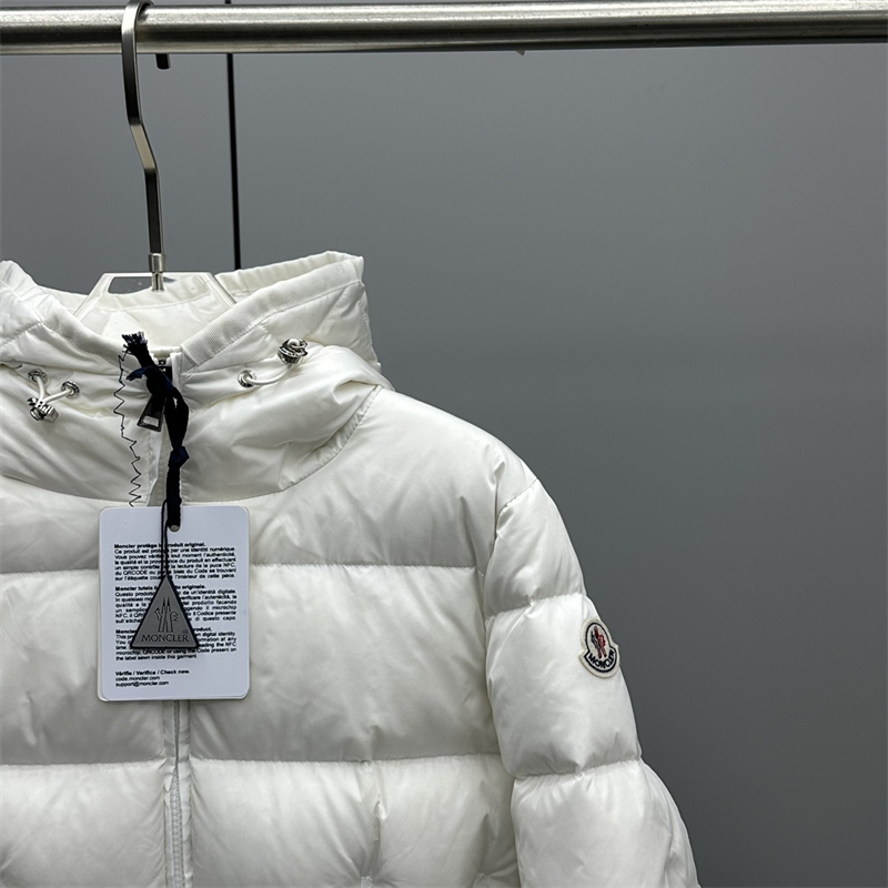 Moncler 몽클레어 Avoce 아보체 숏 다운 패딩 자켓 레플리카 14번 이미지 - 의류 | 세미샵 레플리카 사이트