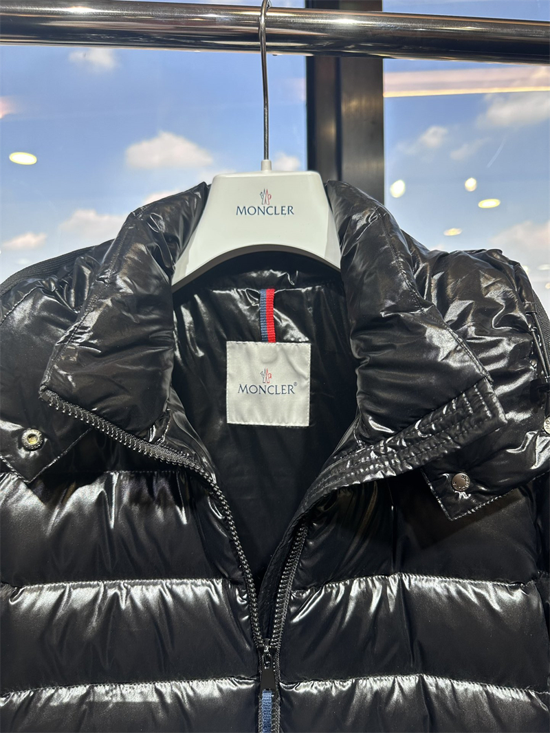 몽클레어 몽클레어 Bady 바디 숏 다운 패딩 자켓 레플리카 13번 이미지 - 의류 | 세미샵 레플리카 사이트