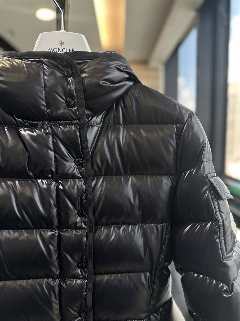 몽클레어 몽클레어 Barante 바란테 숏 다운 패딩 자켓 레플리카 15번 이미지 - 의류 | 세미샵 레플리카 사이트