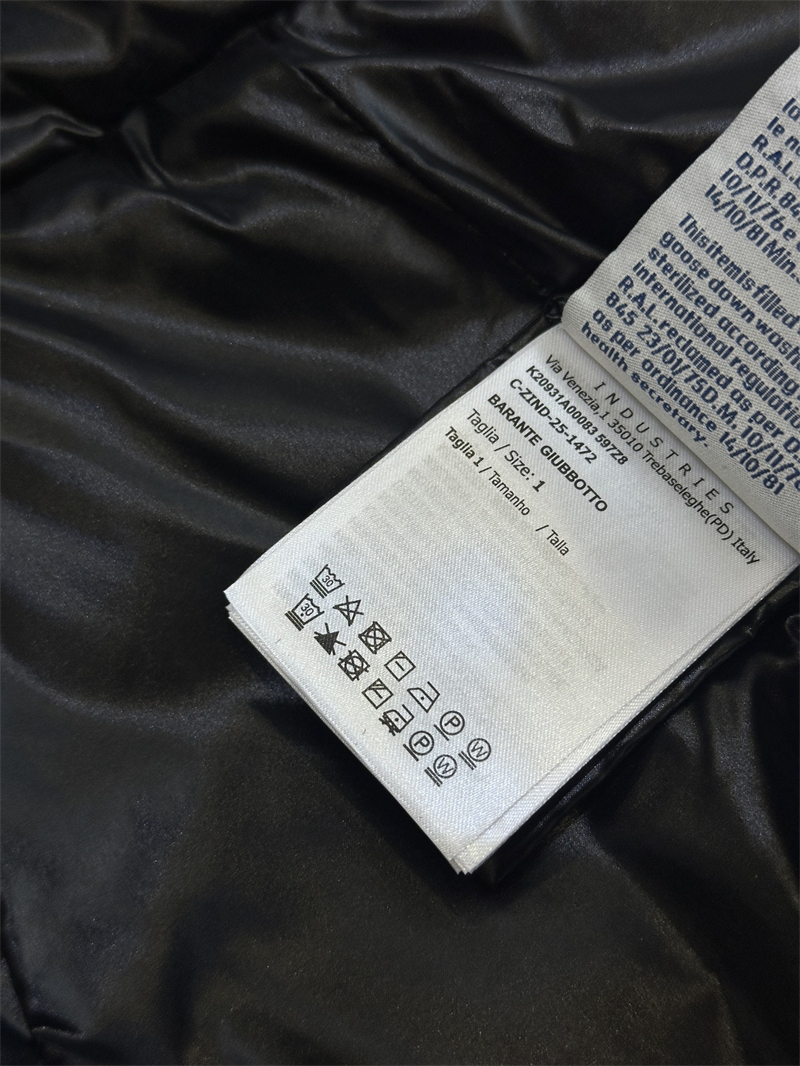 몽클레어 몽클레어 Barante 바란테 숏 다운 패딩 자켓 레플리카 11번 이미지 - 의류 | 세미샵 레플리카 사이트