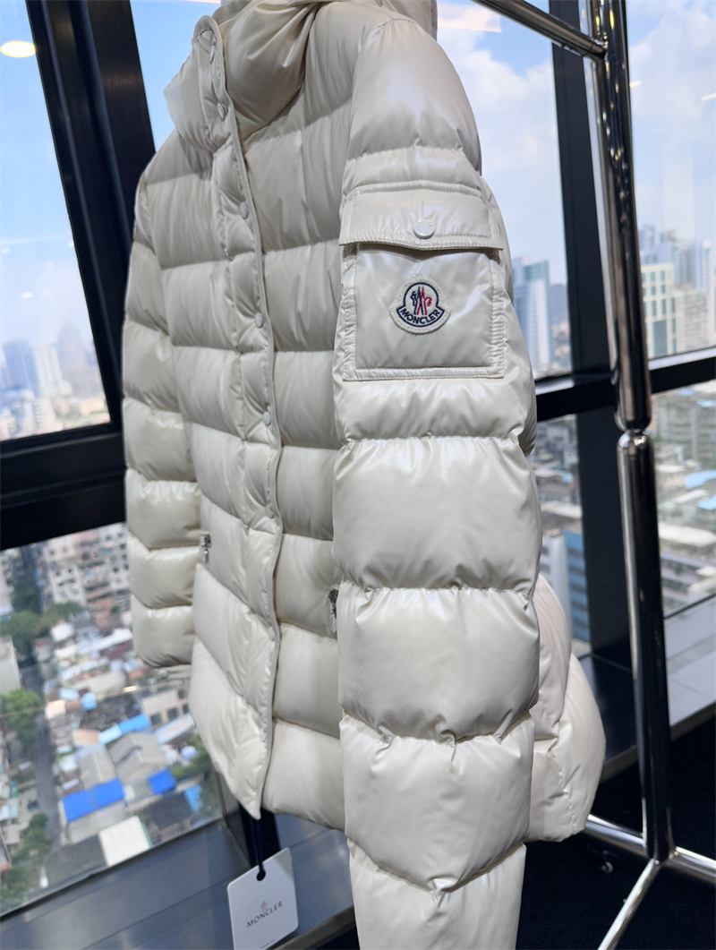 몽클레어 몽클레어 Barante 바란테 숏 다운 패딩 자켓 레플리카 4번 이미지 - 의류 | 세미샵 레플리카 사이트