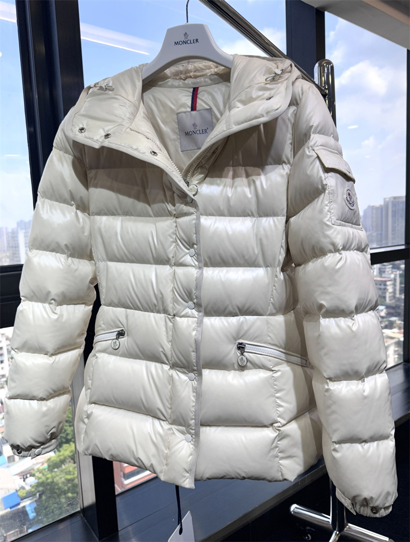 몽클레어 몽클레어 Barante 바란테 숏 다운 패딩 자켓 레플리카 21번 이미지 - 의류 | 세미샵 레플리카 사이트