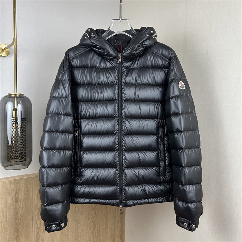 Moncler 몽클레어 Besines 베시네스 숏 다운 패딩 자켓 레플리카 2번 이미지 - 의류 | 세미샵 레플리카 사이트