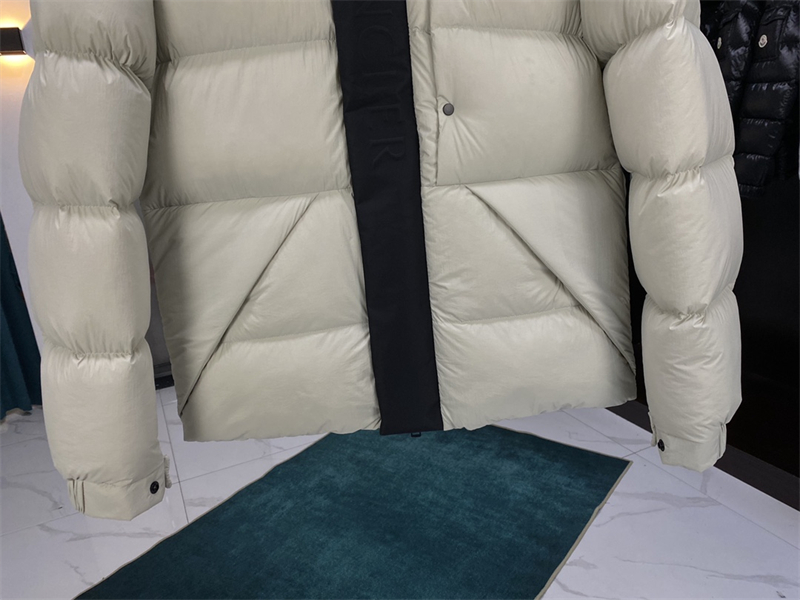 Moncler 몽클레어 Madeira 마데이라 숏 다운 패딩 자켓 레플리카 7번 이미지 - 의류 | 세미샵 레플리카 사이트