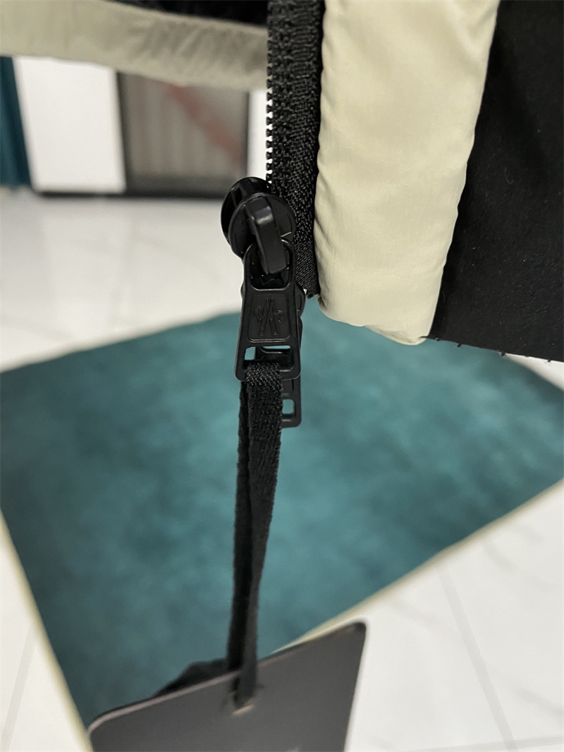 Moncler 몽클레어 Madeira 마데이라 숏 다운 패딩 자켓 레플리카 11번 이미지 - 의류 | 세미샵 레플리카 사이트