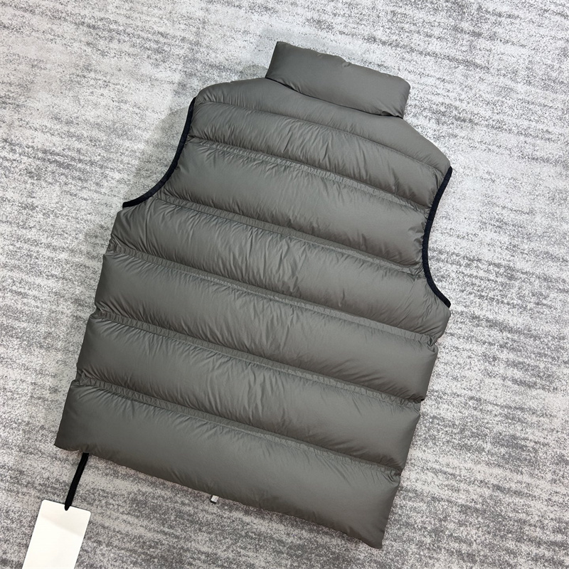 Moncler 몽클레어 Matt 매트 다운 패딩 베스트 조끼 레플리카 6번 이미지 - 의류 | 세미샵 레플리카 사이트