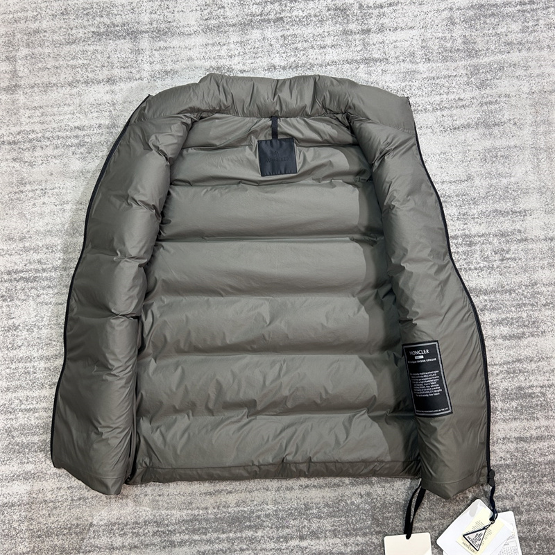 Moncler 몽클레어 Matt 매트 다운 패딩 베스트 조끼 레플리카 8번 이미지 - 의류 | 세미샵 레플리카 사이트