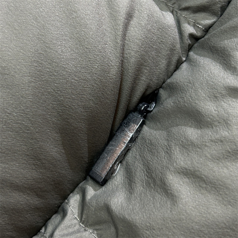 Moncler 몽클레어 Matt 매트 다운 패딩 베스트 조끼 레플리카 14번 이미지 - 의류 | 세미샵 레플리카 사이트