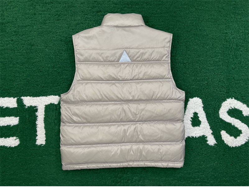 Moncler 몽클레어 Nantu 난투 다운 패딩 베스트 조끼 레플리카 20번 이미지 - 의류 | 세미샵 레플리카 사이트