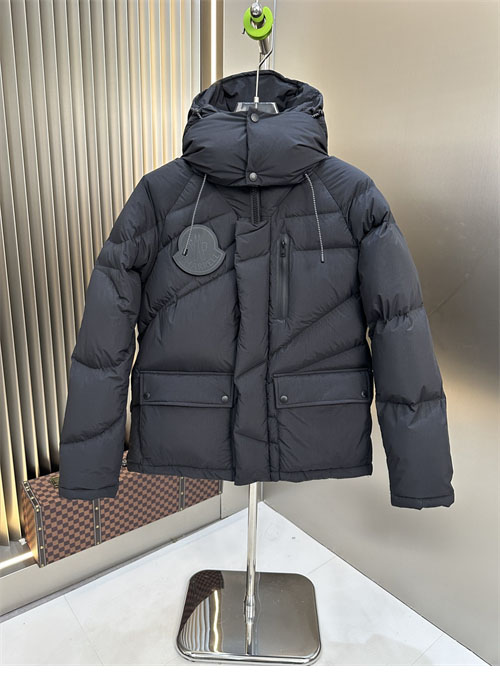 Moncler 몽클레어 x 퍼렐 체스트넛 다운 패딩 자켓 레플리카 3번 이미지 - 의류 | 세미샵 레플리카 사이트