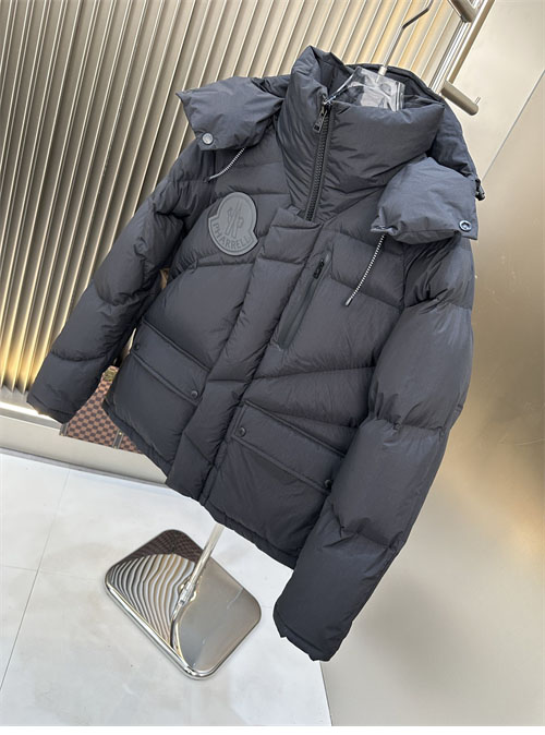 Moncler 몽클레어 x 퍼렐 체스트넛 다운 패딩 자켓 레플리카 4번 이미지 - 의류 | 세미샵 레플리카 사이트