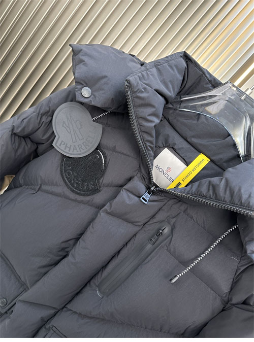 Moncler 몽클레어 x 퍼렐 체스트넛 다운 패딩 자켓 레플리카 8번 이미지 - 의류 | 세미샵 레플리카 사이트