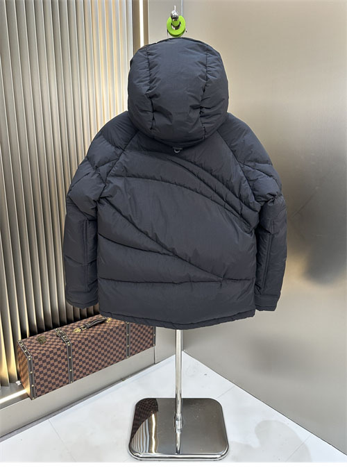 Moncler 몽클레어 x 퍼렐 체스트넛 다운 패딩 자켓 레플리카 10번 이미지 - 의류 | 세미샵 레플리카 사이트