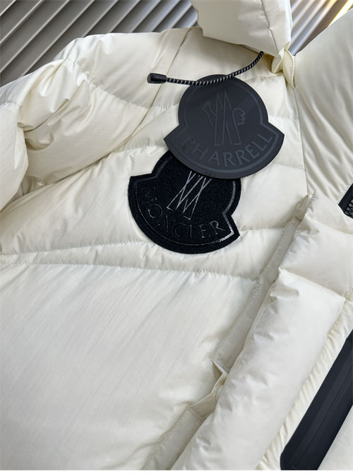 Moncler 몽클레어 x 퍼렐 체스트넛 다운 패딩 자켓 레플리카 16번 이미지 - 의류 | 세미샵 레플리카 사이트