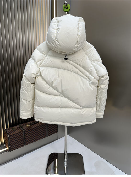 Moncler 몽클레어 x 퍼렐 체스트넛 다운 패딩 자켓 레플리카 19번 이미지 - 의류 | 세미샵 레플리카 사이트