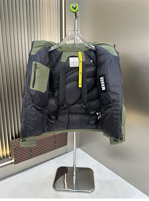 Moncler 몽클레어 x 퍼렐 체스트넛 다운 패딩 자켓 레플리카 23번 이미지 - 의류 | 세미샵 레플리카 사이트